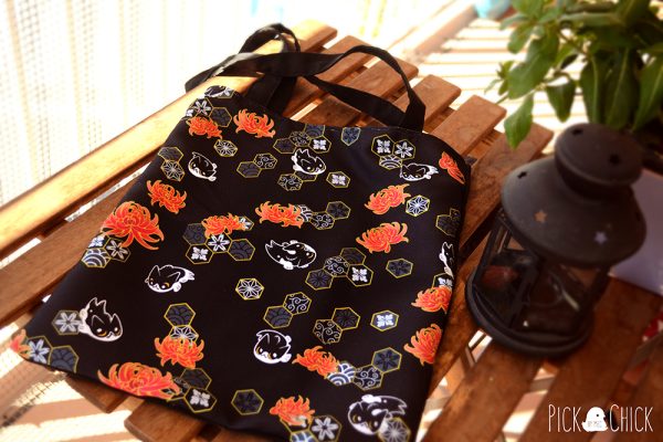 Totebag artesanal hecha a mano con estampado japones nekoi carpas gato kawaii